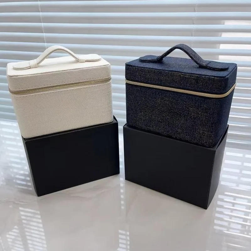 Borsa per il Trucco Edizione L - Luxury Bags Edit recensione e prezzo