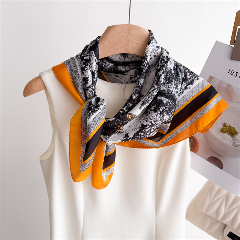 Sciarpe stampate nella giungla - Luxury Bags China Wholesale recensione e prezzo