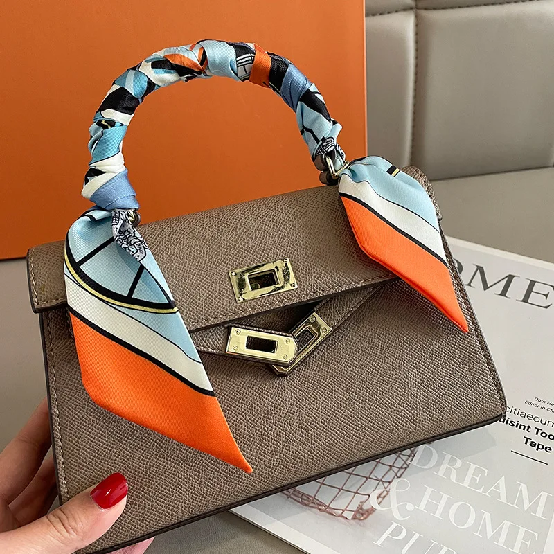 Sciarpa con tracolla stampata  - Luxury Bags Shopping recensione e prezzo