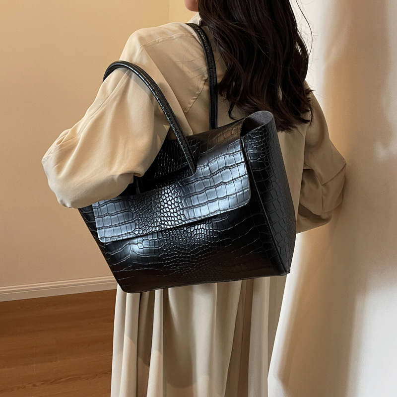 2024 nuovo in pietra modello g - Luxury Bags Edit recensione e prezzo